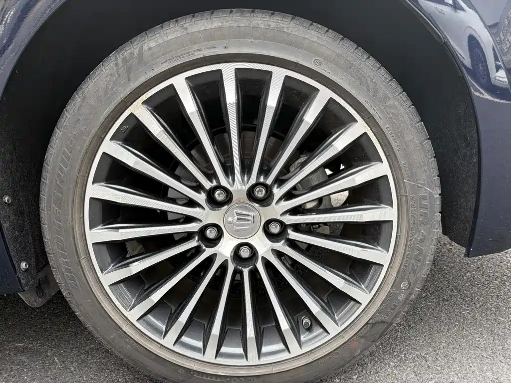 Toyota Crown — миниатюра 20