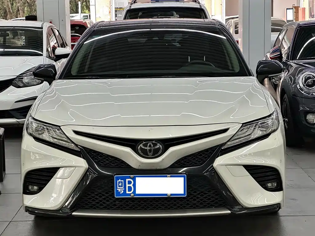 Toyota Camry — миниатюра 2