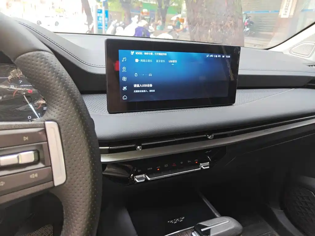 Wuling Jiachen — миниатюра 9
