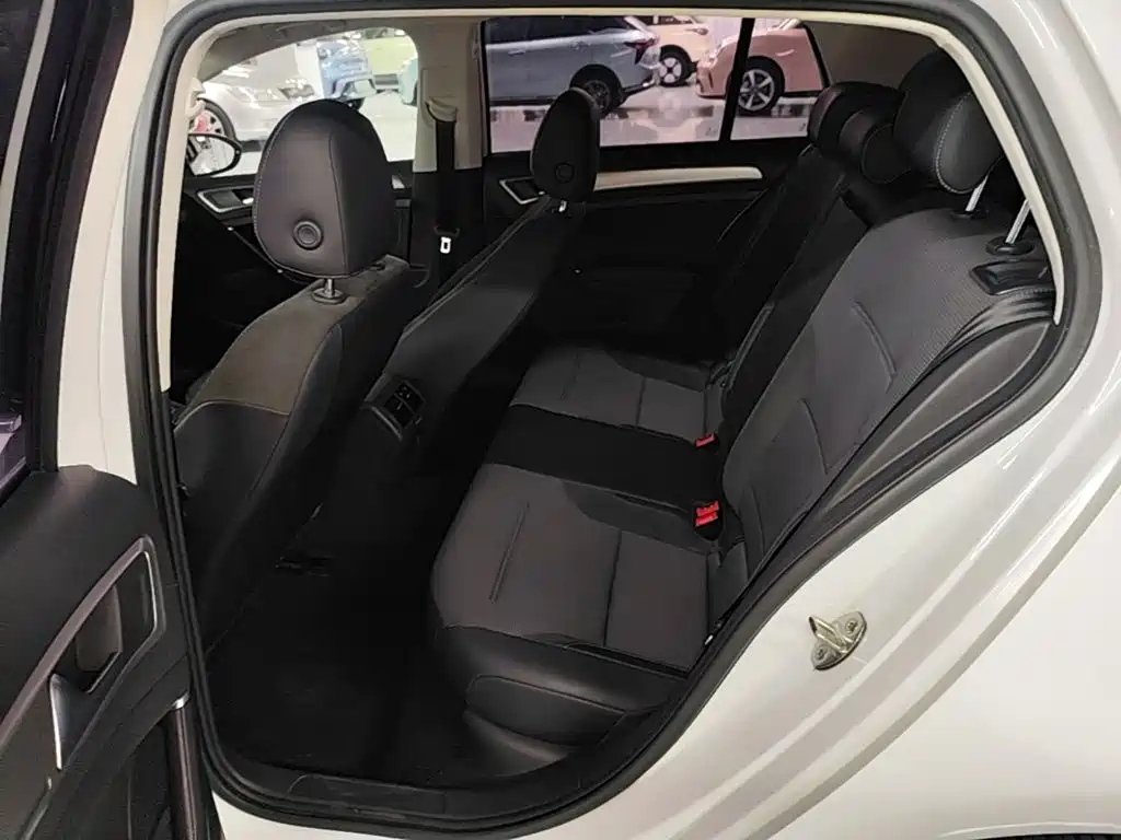 Volkswagen Golf — миниатюра 17
