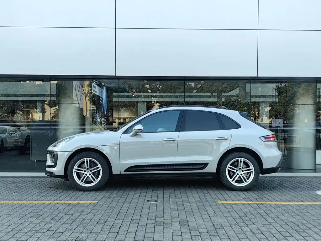 Porsche Macan — миниатюра 2