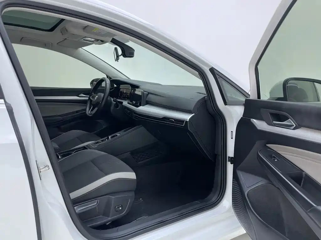 Volkswagen Golf — миниатюра 28