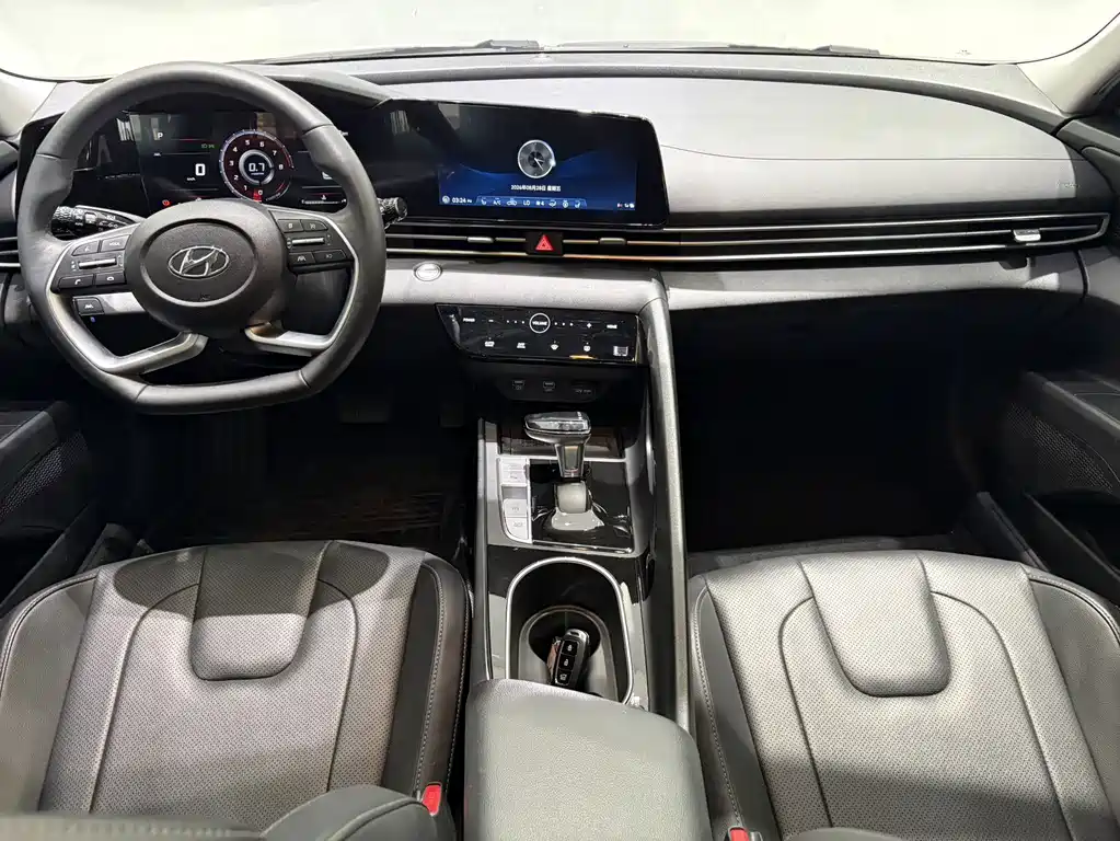 Hyundai Elantra — миниатюра 9