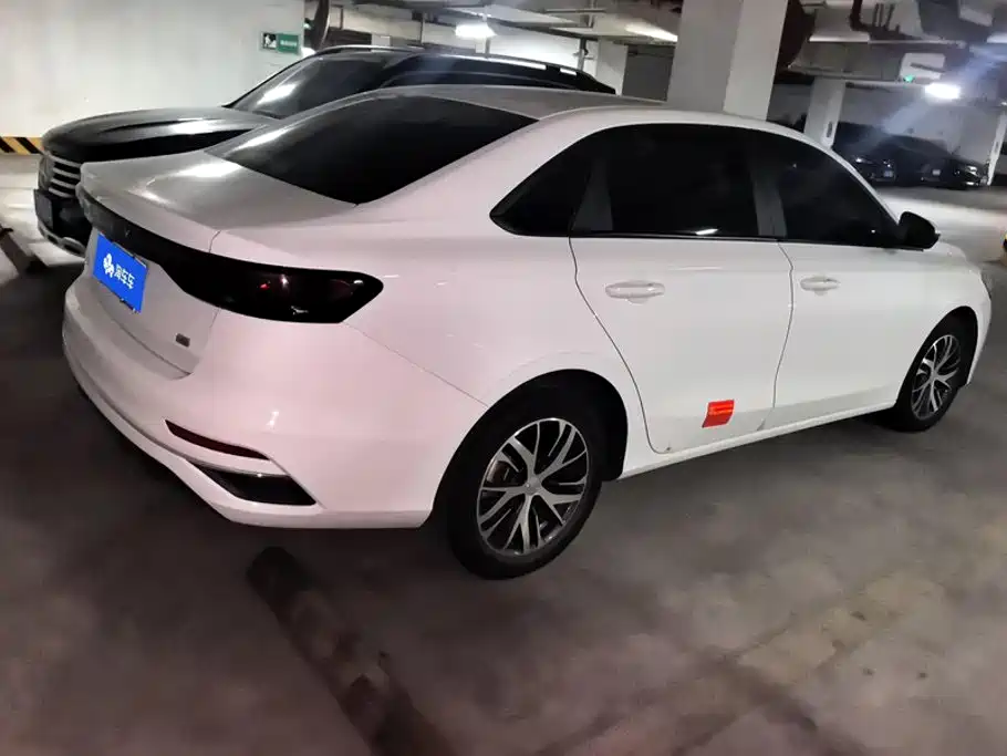 Geely Emgrand — миниатюра 3