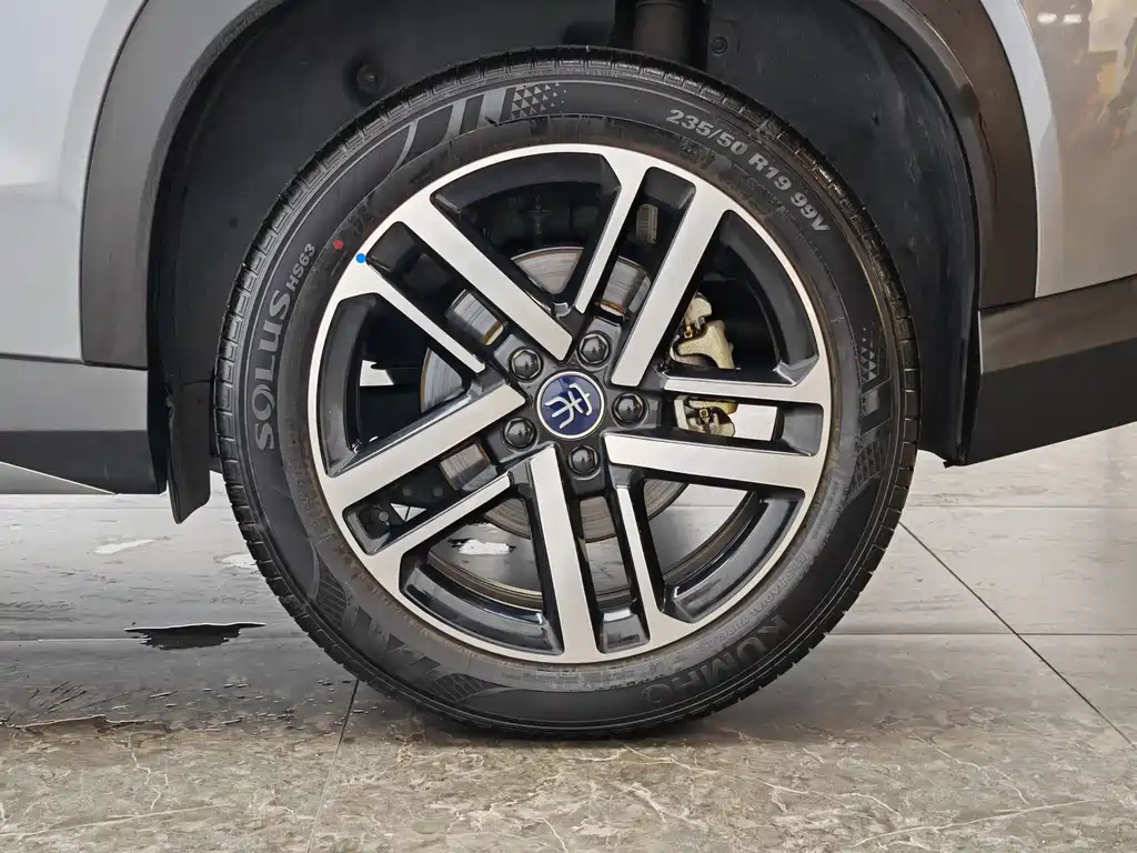 BYD L DM-i — миниатюра 9