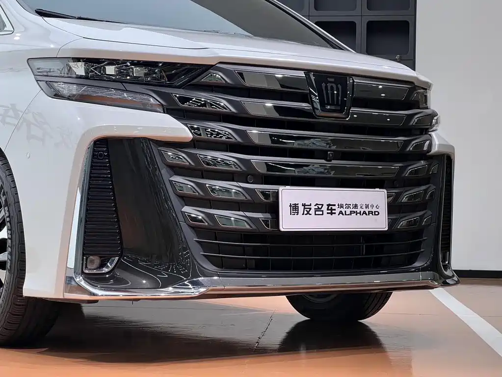 Toyota Vellfire — миниатюра 3