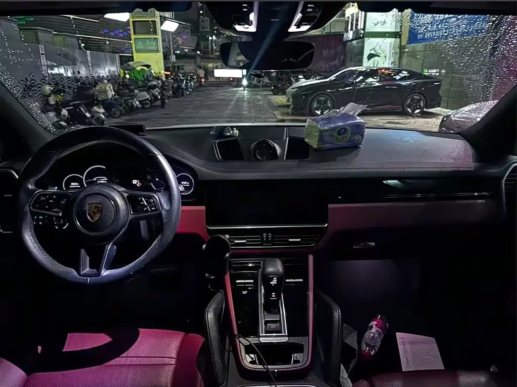Porsche Cayenne — миниатюра 3