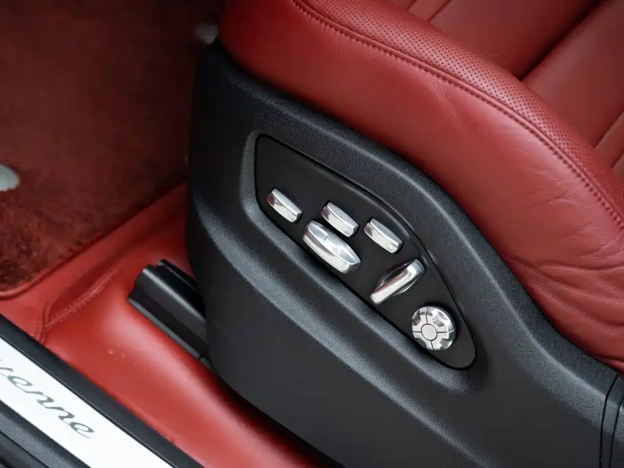 Porsche Cayenne — миниатюра 19