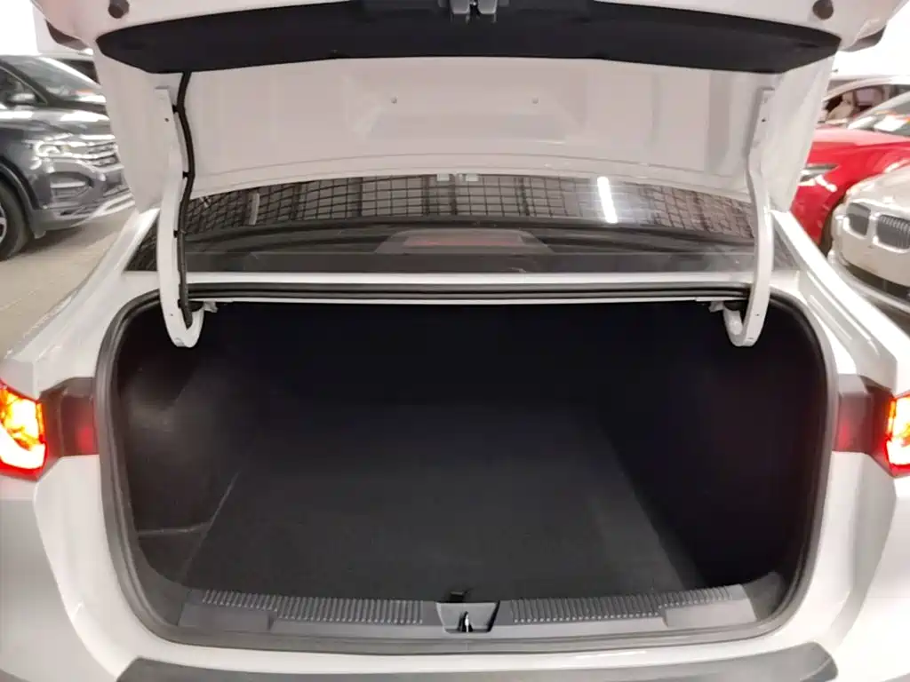 Roewe i5 — миниатюра 19