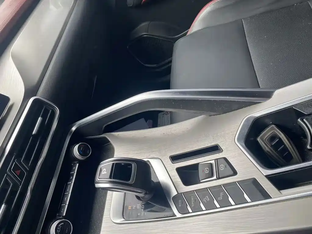 Geely Binyue — миниатюра 14