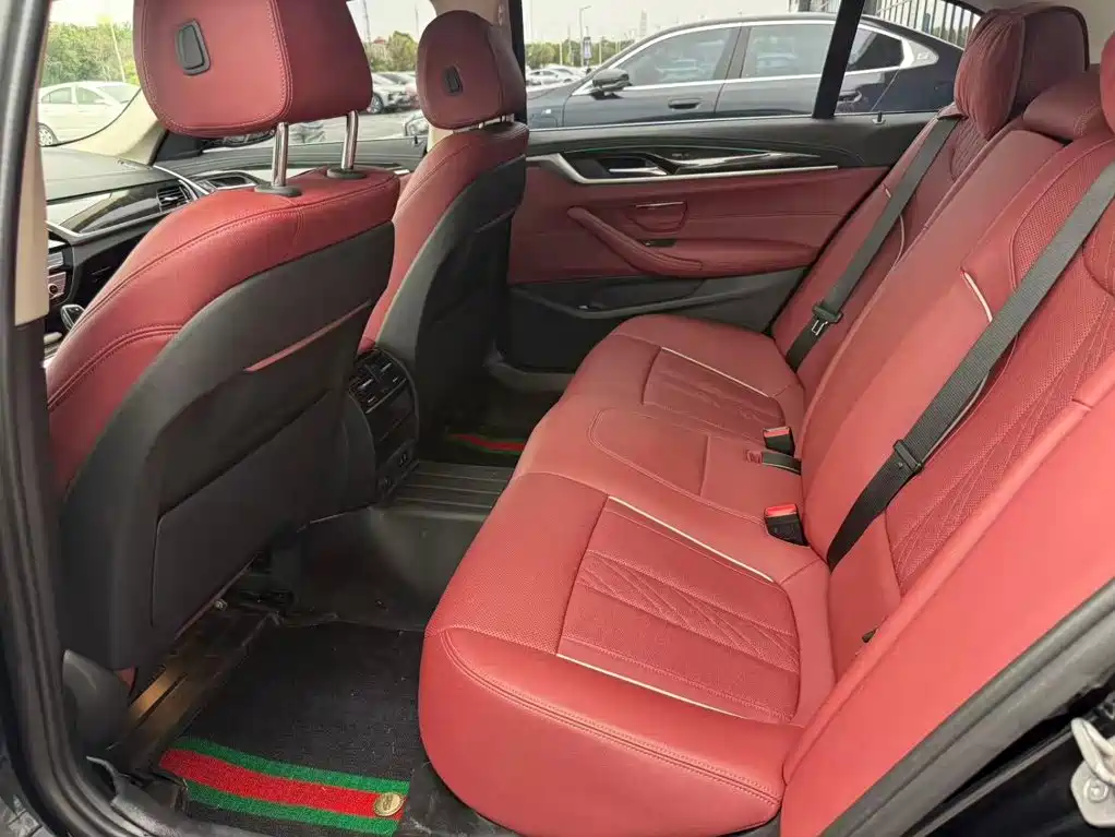 BMW 5 Series — миниатюра 5