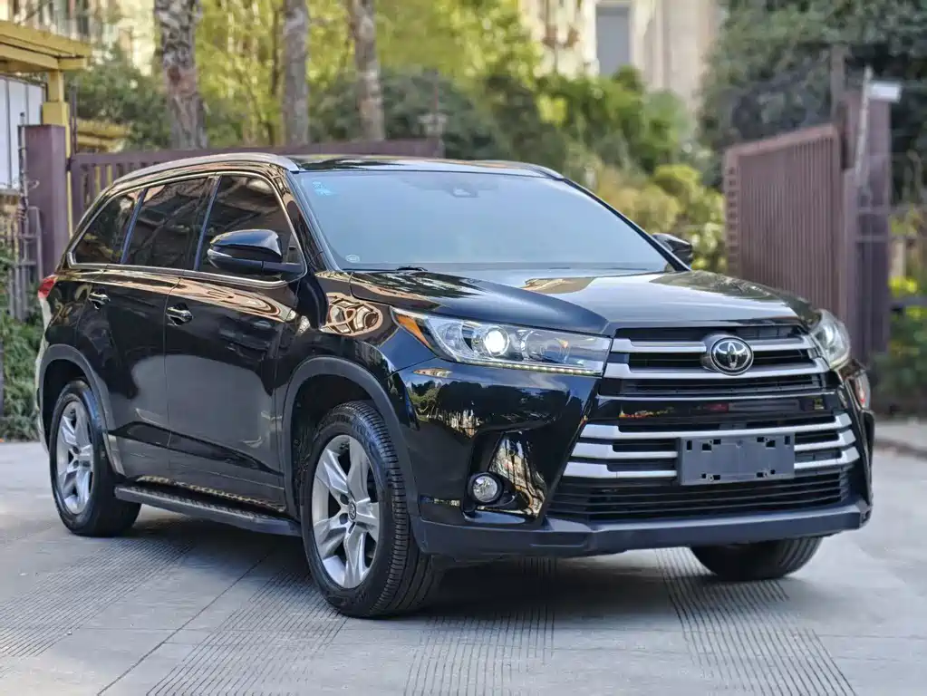TOYOTA HIGHLANDER