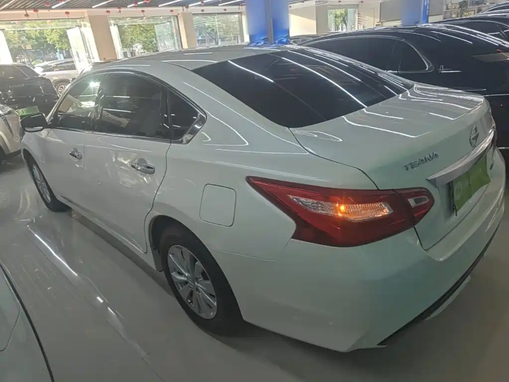 Nissan Teana — миниатюра 5