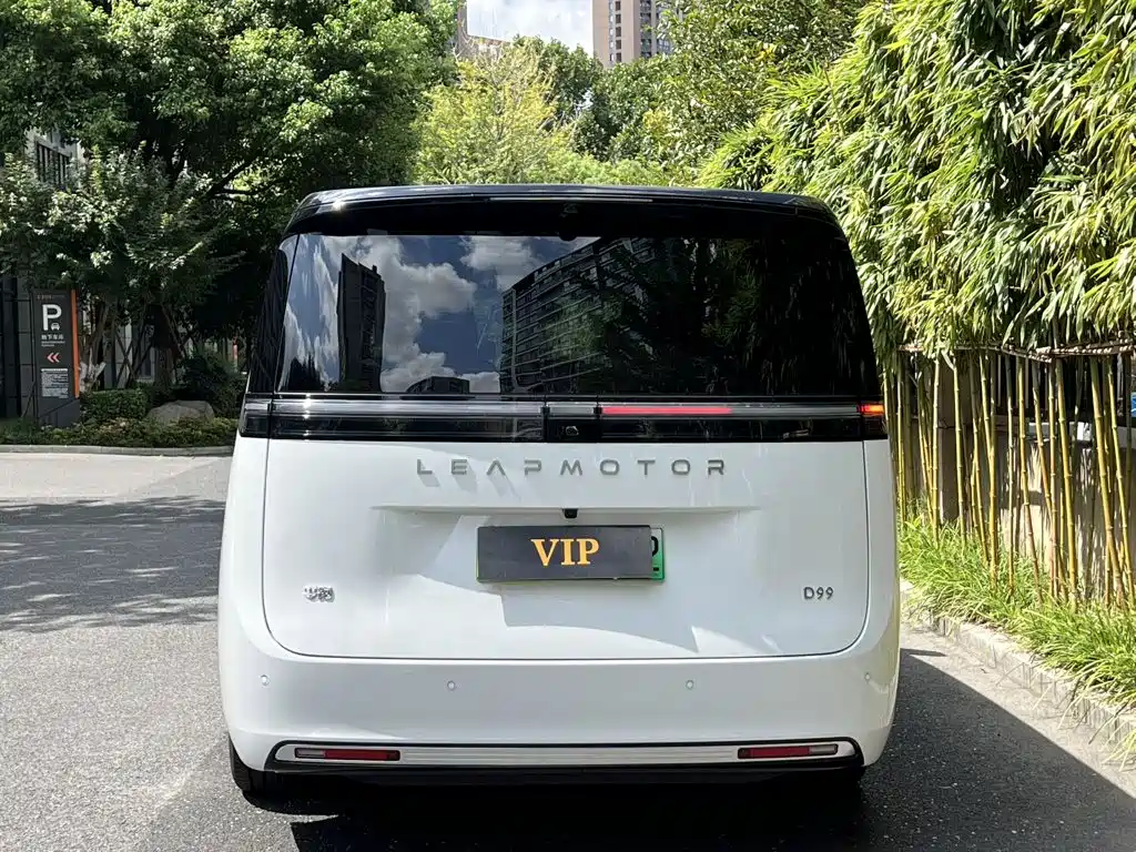 Leapmotor D99 2026 700