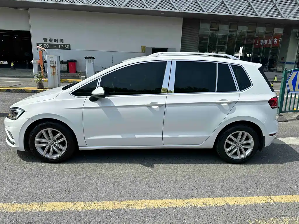 Volkswagen Golf Sportsvan — миниатюра 2