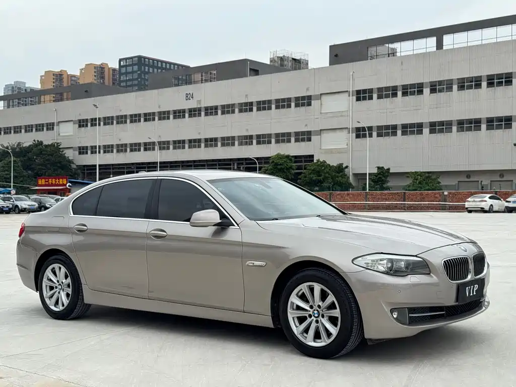 BMW 5 Series — миниатюра 3