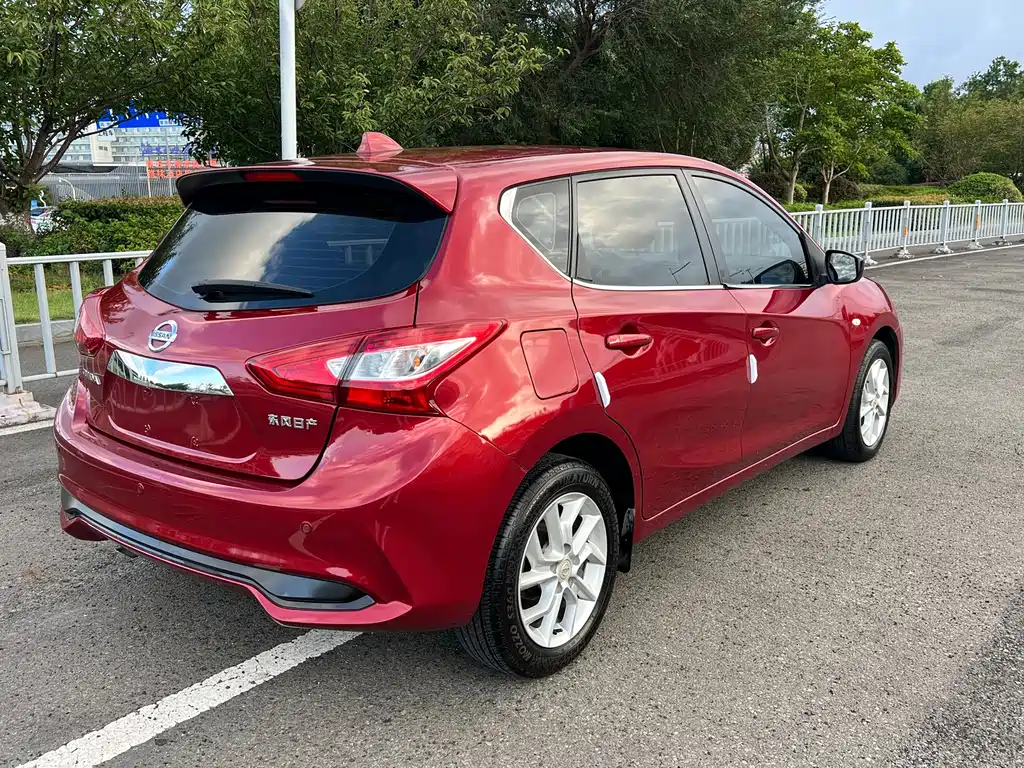 Nissan Tiida — миниатюра 13