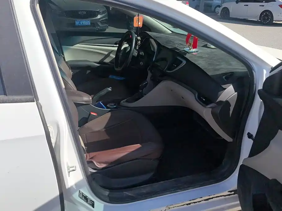 Buick Excelle — миниатюра 8