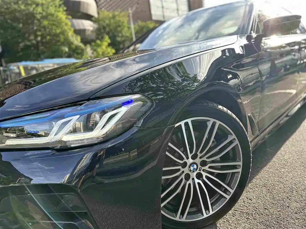 BMW 5 Series — миниатюра 12