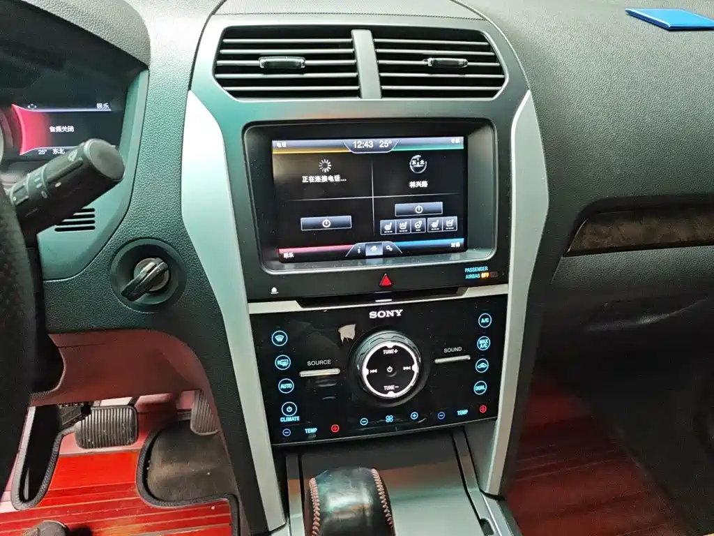Ford Explorer (Import) — миниатюра 9