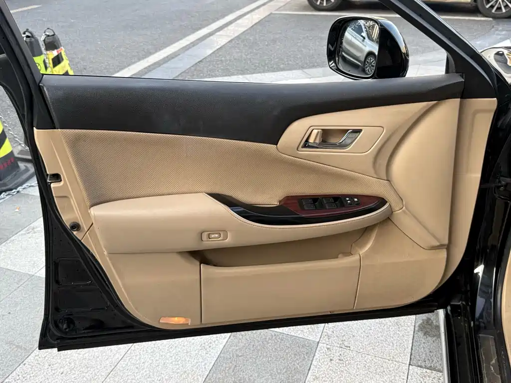 Toyota Crown 2011 2.5L Royal