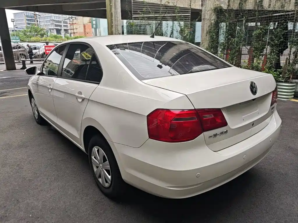 Volkswagen Jetta — миниатюра 5