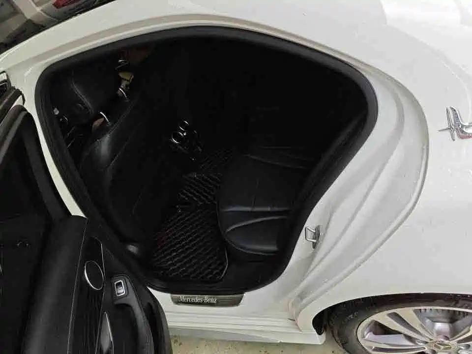 Mercedes-Benz C-Class — миниатюра 6