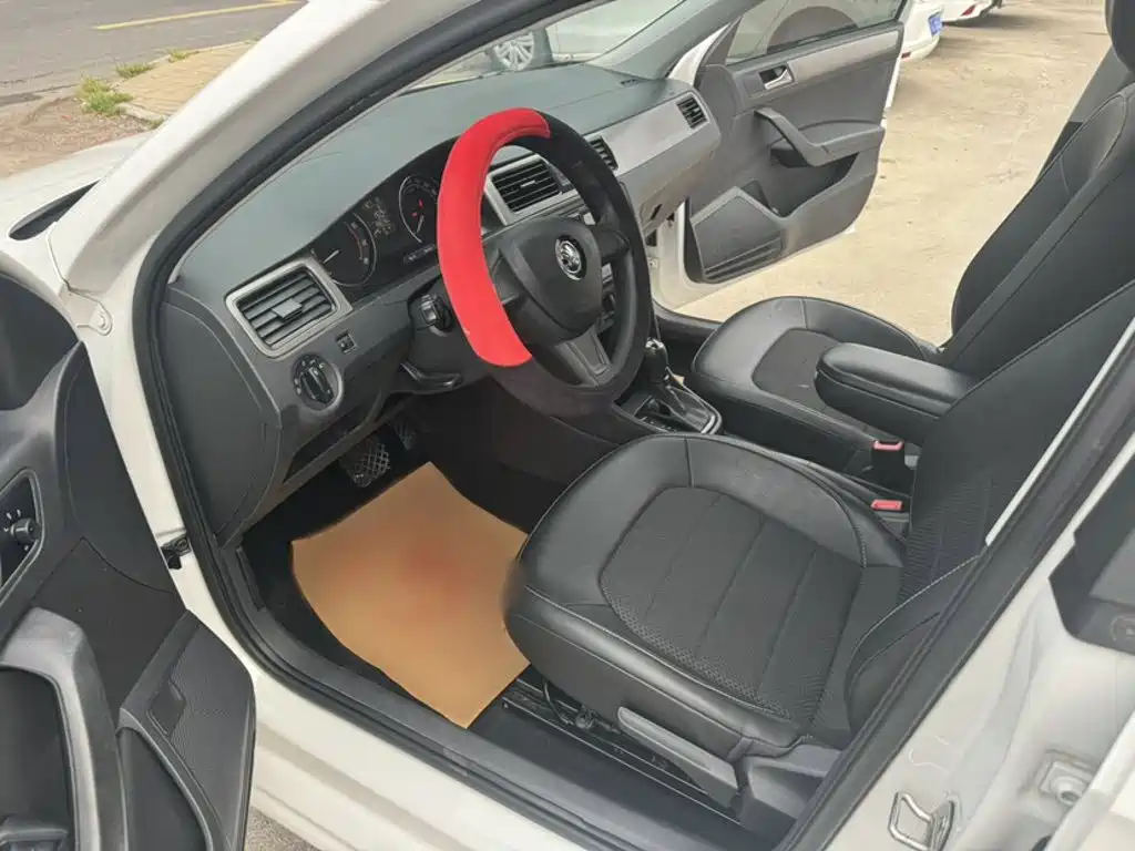 Skoda Rapid Spaceback — миниатюра 15