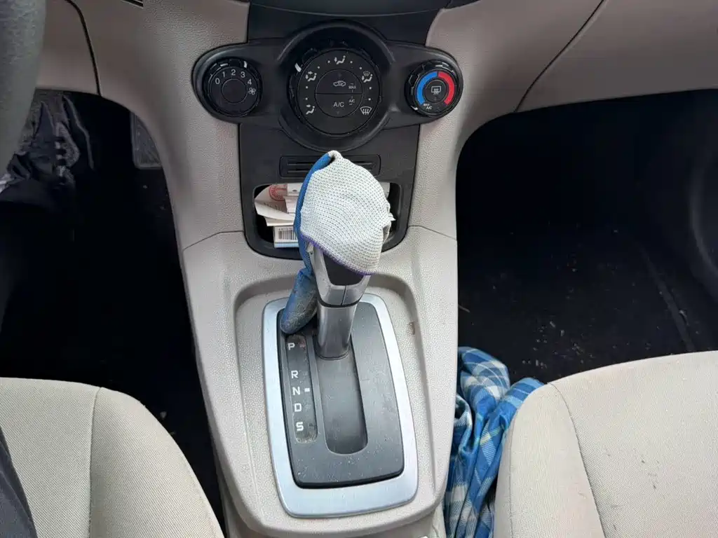 Ford Fiesta — миниатюра 6