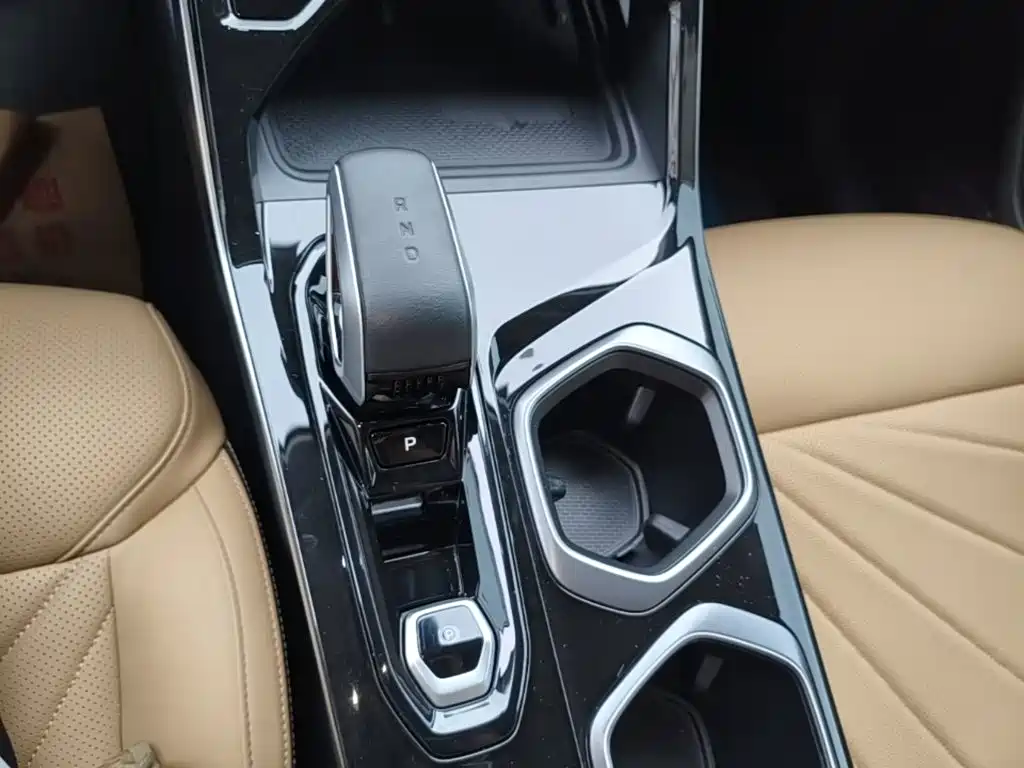 Geely Boyue L — миниатюра 14