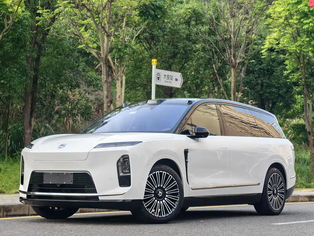 NIO ES8 2026 мест Executive Luxury