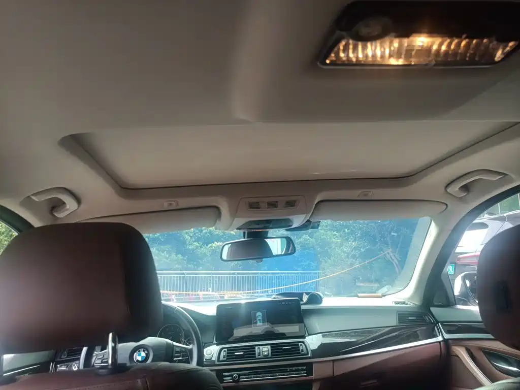 BMW 5 Series — миниатюра 14