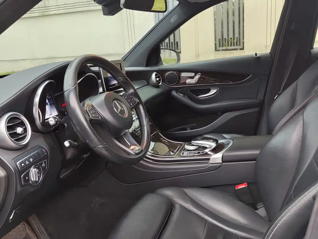 Mercedes-Benz GLC 2018 GLC 260 4MATIC Luxury