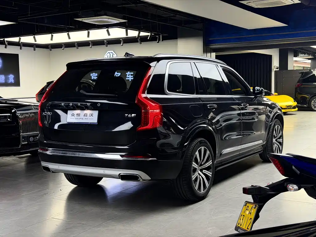 VOLVO XC90