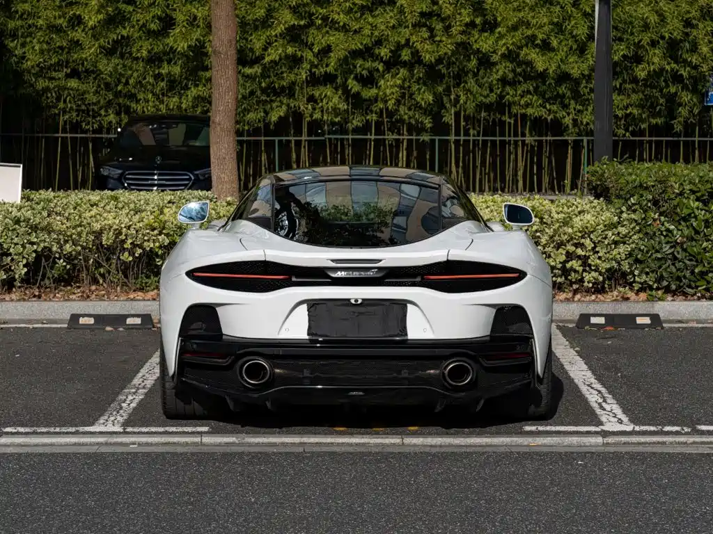 McLaren GT — миниатюра 5