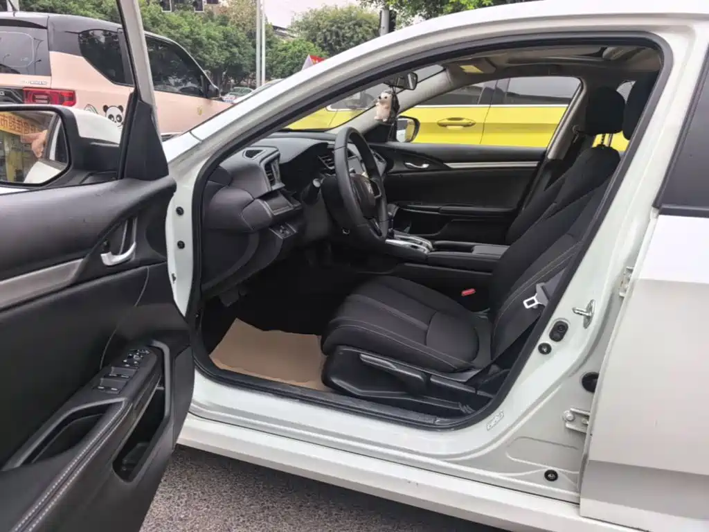 Honda Civic — миниатюра 16