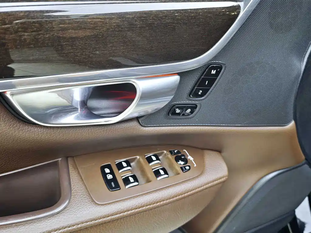 Volvo S90 — миниатюра 10