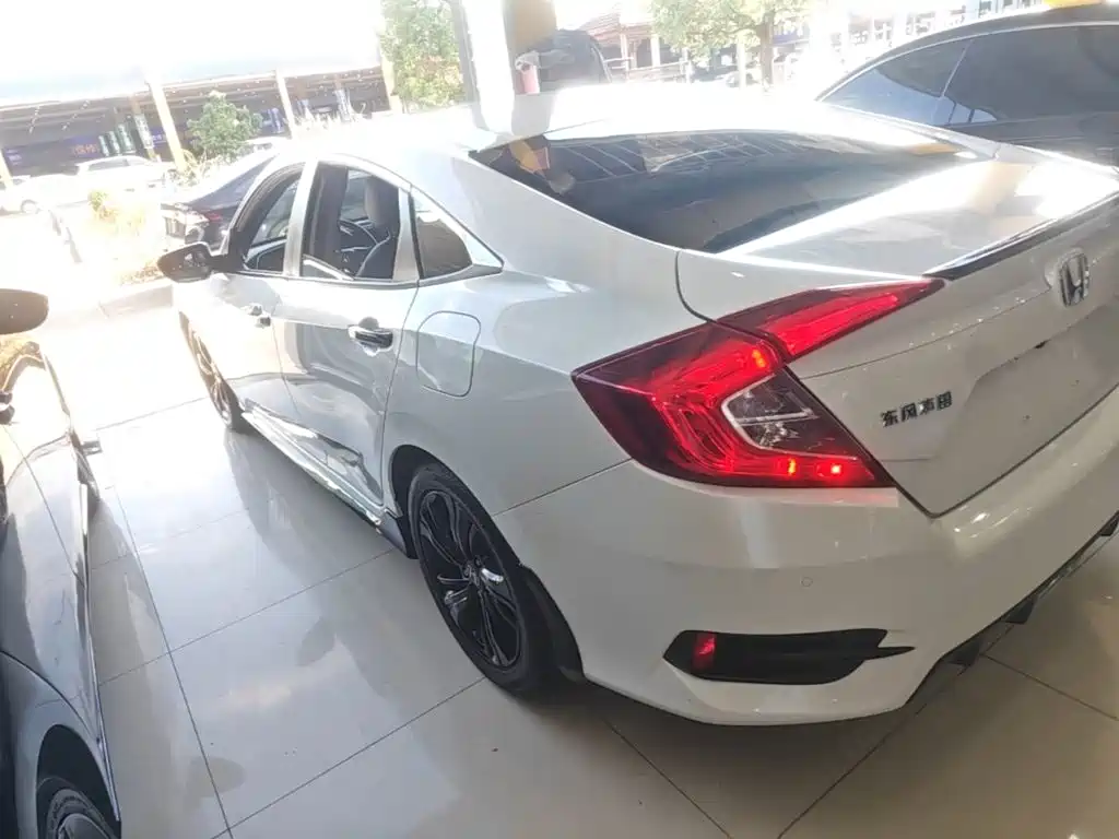 Honda Civic — миниатюра 5