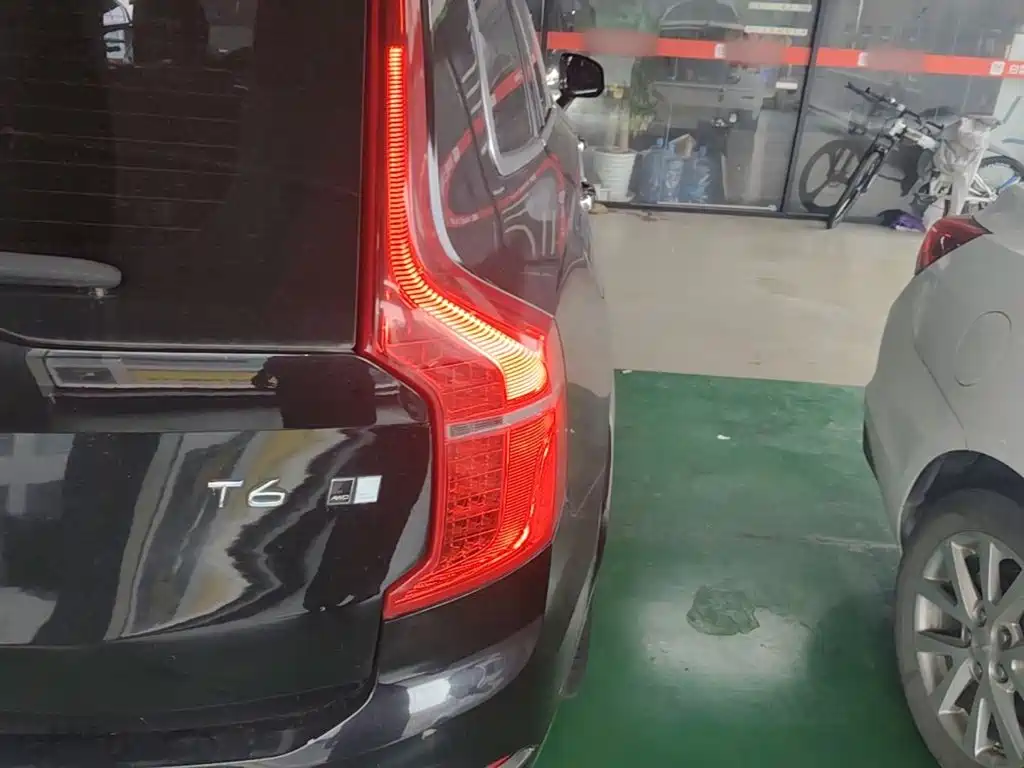 Volvo XC90 — миниатюра 8