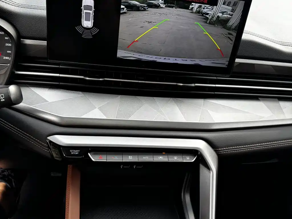 Geely Vision X6 — миниатюра 13