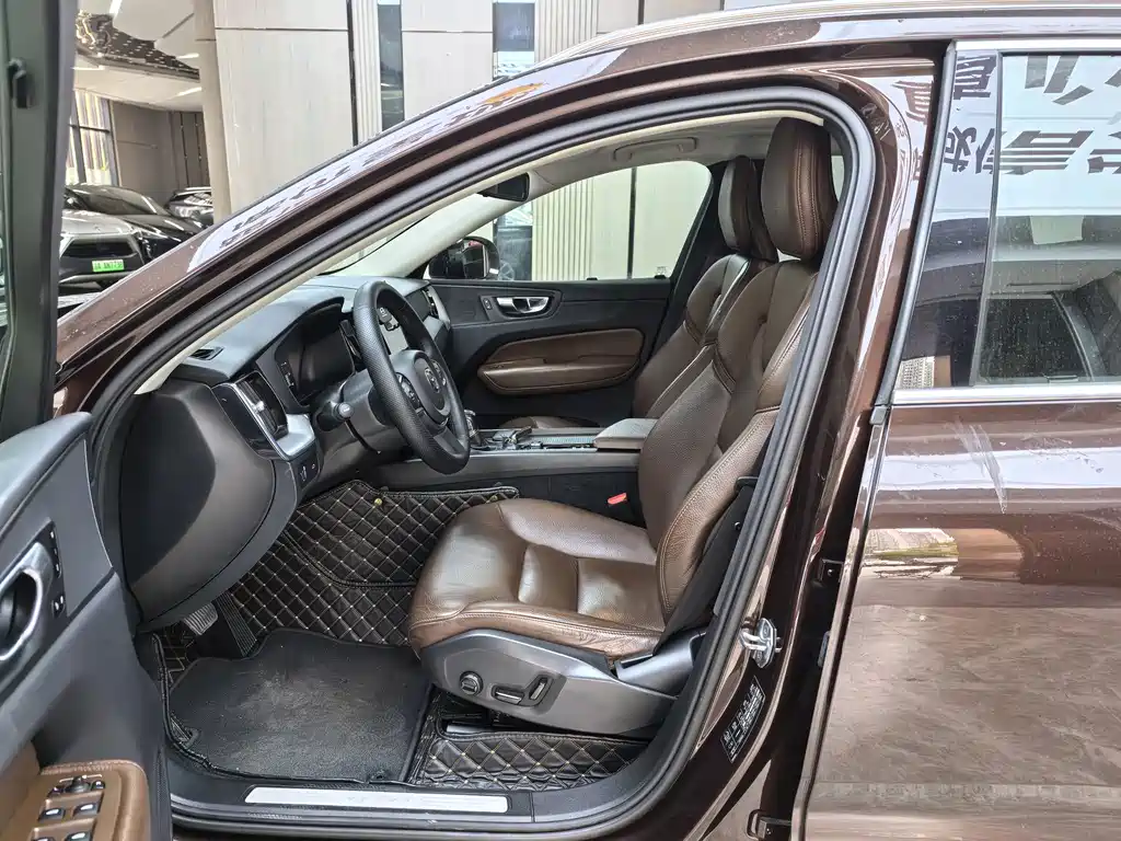 Volvo XC60 — миниатюра 10