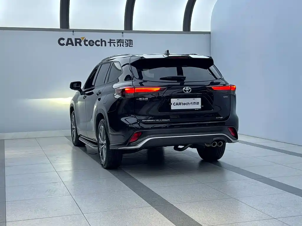 Toyota Crown Kluger — миниатюра 4