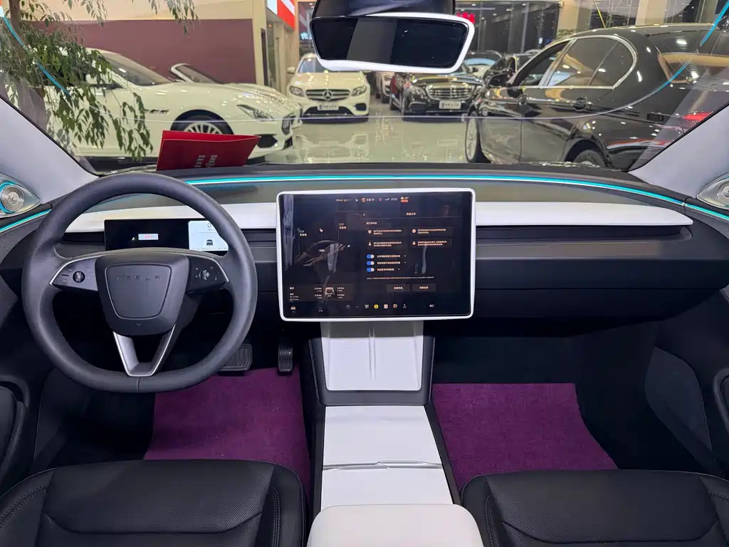 Tesla Model 3 — миниатюра 17