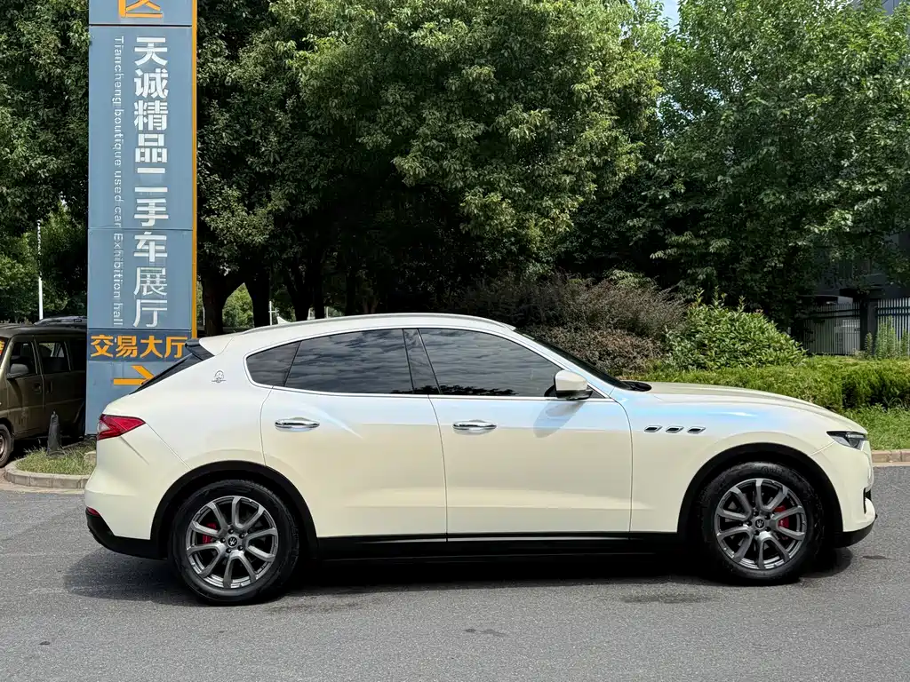 Maserati Levante — миниатюра 5