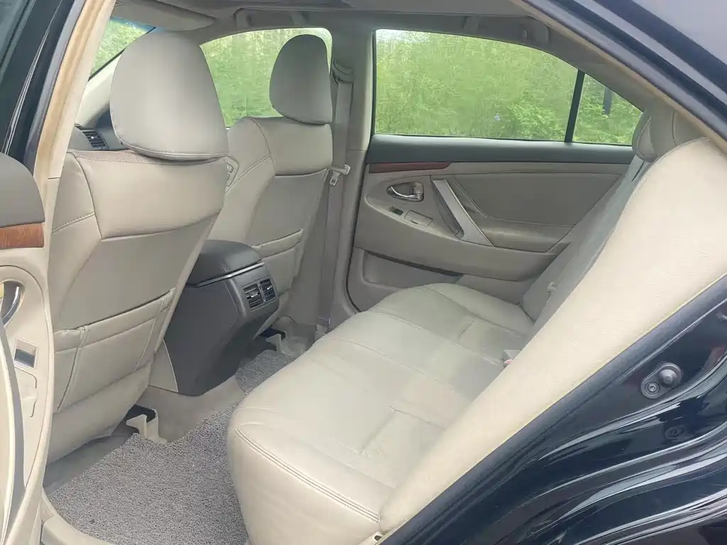 Toyota Camry — миниатюра 7