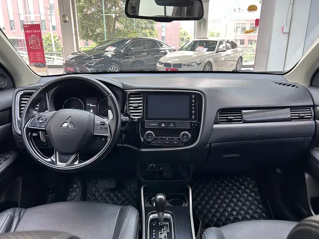 Mitsubishi Outlander — миниатюра 21