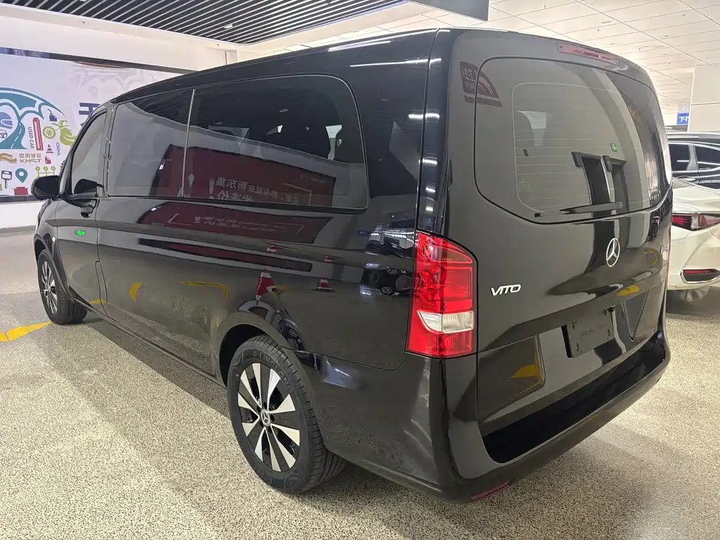 Mercedes-Benz Vito 2021 2.0T Elite 9 мест