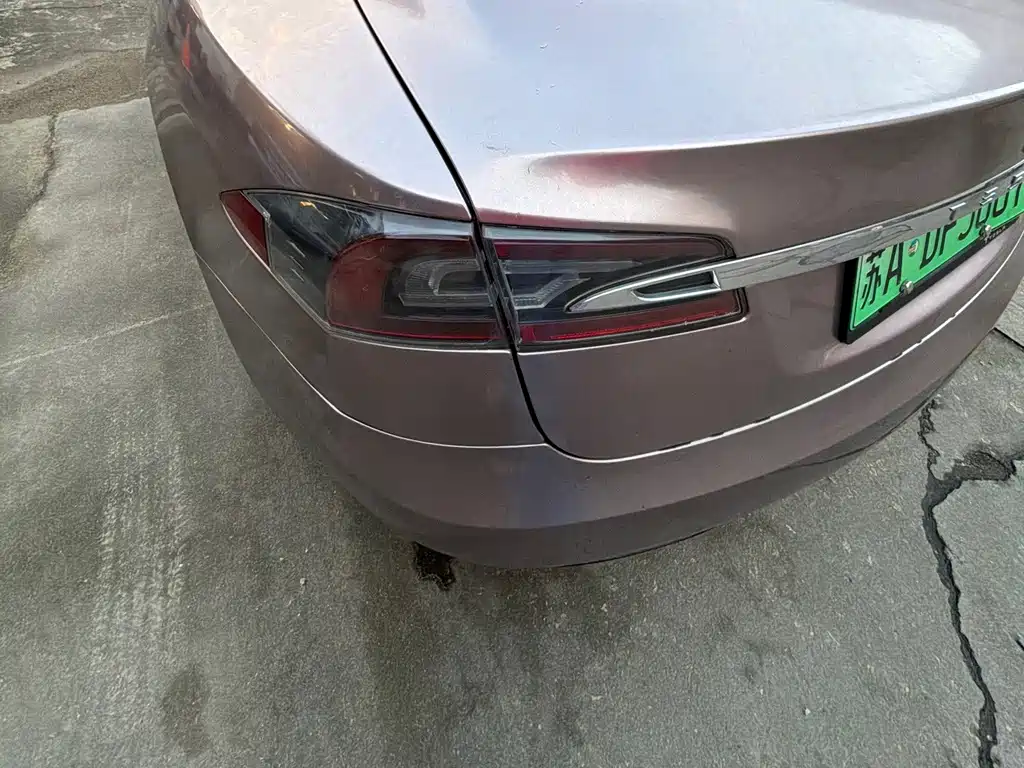 Tesla Model X — миниатюра 6