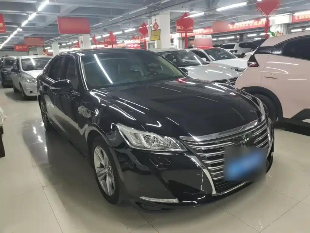 Toyota Crown — миниатюра 4