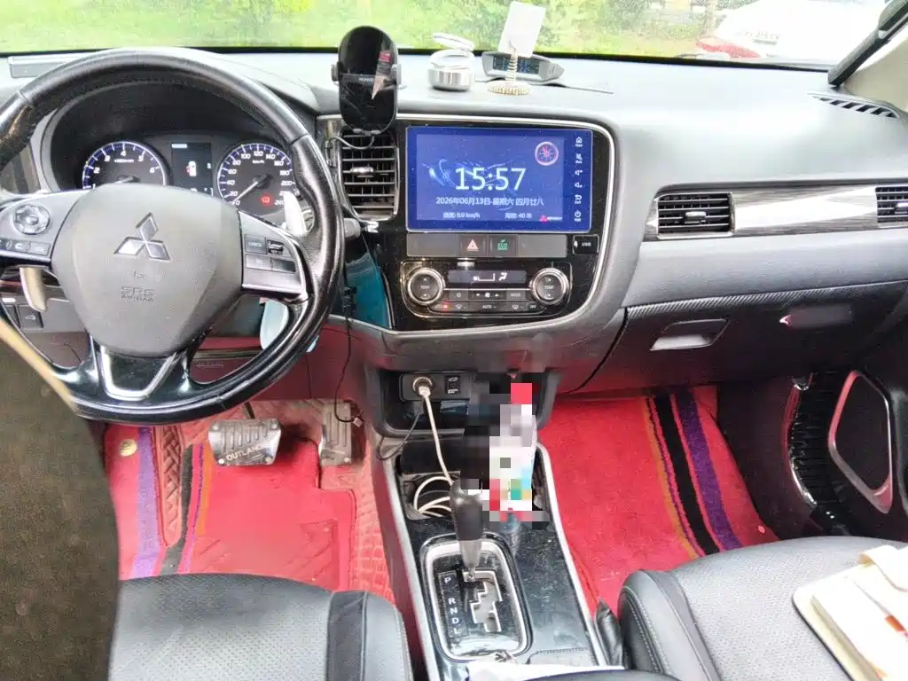 Mitsubishi Outlander 2018 2.4L Elite 5 мест